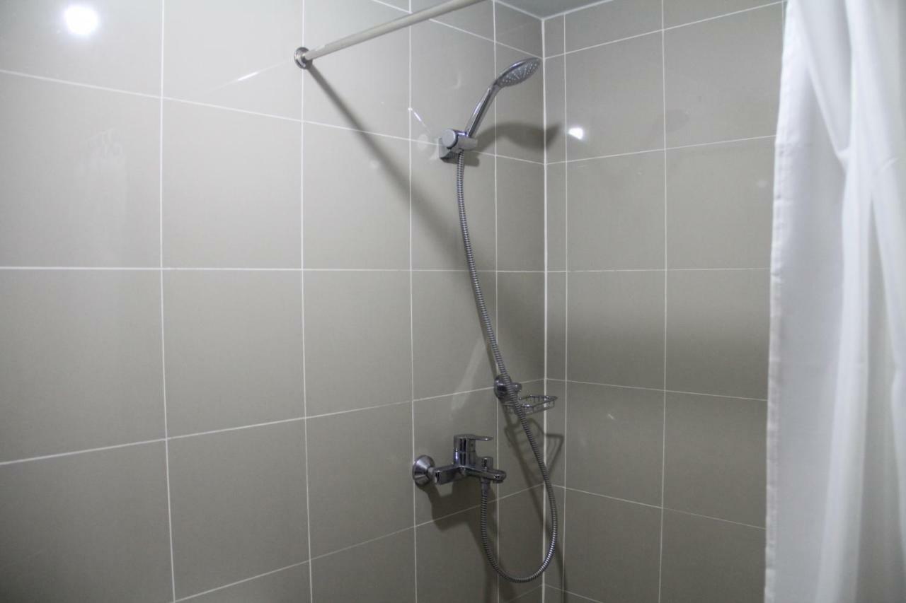 Cubao Manhattanheights Unit 23D Tower C, 1 Br Quezon City Exterior photo